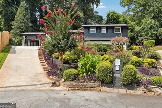2139 Cedarbrook Ct SE in Atlanta, GA - Building Photo - Building Photo