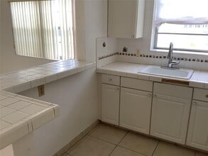 60 Windsor C in West Palm Beach, FL - Building Photo - Building Photo