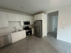 9835 W Cheery Lynn Rd in Phoenix, AZ - Foto de edificio - Building Photo