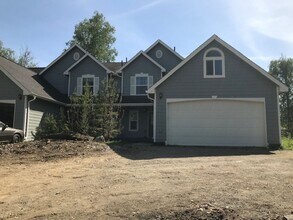 8930 Emil Dr in Wasilla, AK - Building Photo - Building Photo