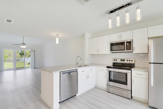216 Palmetto Ct in Jupiter, FL - Building Photo - Building Photo