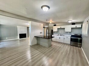 2910 Holiday Hl in Florissant, MO - Building Photo - Building Photo