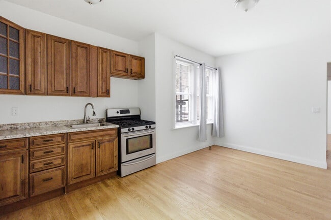 649 Chancellor Ave in Irvington, NJ - Building Photo - Building Photo