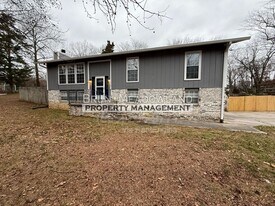 11105 Lake Hills Dr in Knoxville, TN - Building Photo