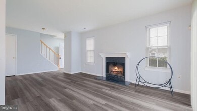 211 Mews Dr in Sellersville, PA - Building Photo - Building Photo