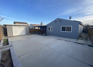 1810 Thelborn Way in San Diego, CA - Building Photo - Building Photo