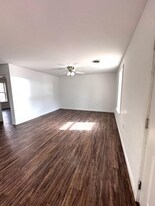 2750 Brody Ln, Unit 2 in Farmington, MO - Building Photo