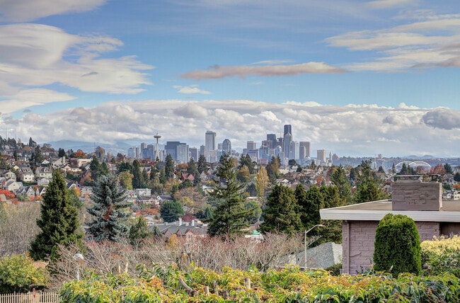 2524 Montavista Pl W in Seattle, WA - Building Photo - Building Photo