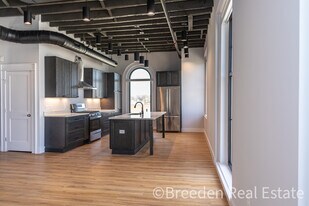 100 W Union St in Morganton, NC - Building Photo