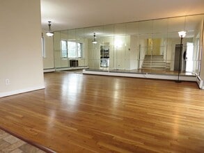 2540 New York Ave in Melville, NY - Building Photo - Building Photo