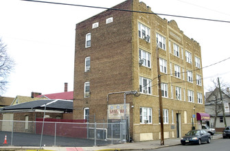 500-504 Magnolia Ave in Elizabeth, NJ - Foto de edificio - Building Photo