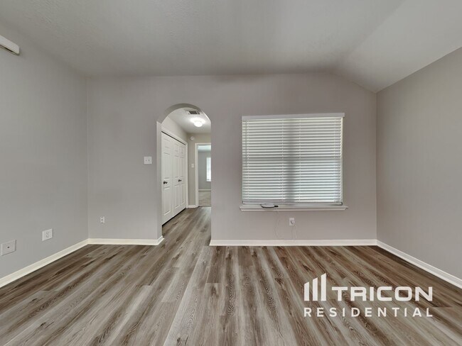 7402 Deloache Ave in Humble, TX - Building Photo - Building Photo