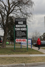 Huningtonwood Residents in Toronto, ON - Building Photo - Building Photo