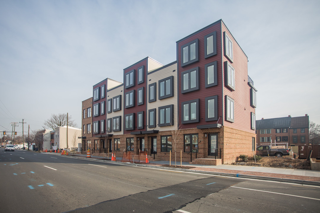 The Slade Townhomes Park Residences in Alexandria, VA - Building Photo