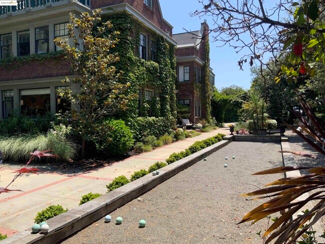 774 Kingston Ave in Piedmont, CA - Building Photo - Building Photo