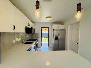 1472 NE 30th Ct in Pompano Beach, FL - Building Photo - Building Photo