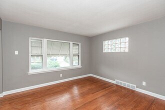 6605 Kahns Ave in St. Louis, MO - Building Photo - Building Photo