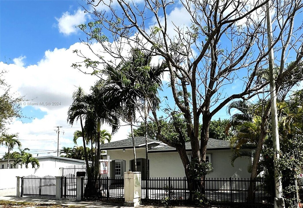 4151 SW 112th Ave, Unit 3 in Miami, FL - Foto de edificio