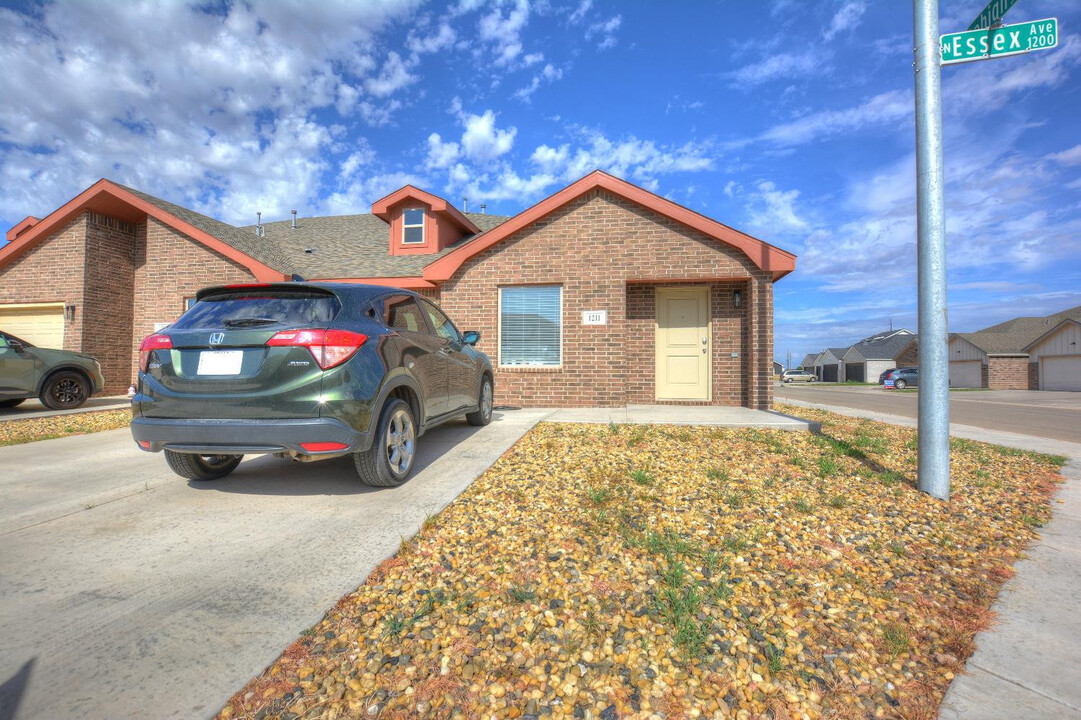 1211 N Essex Ave in Lubbock, TX - Foto de edificio