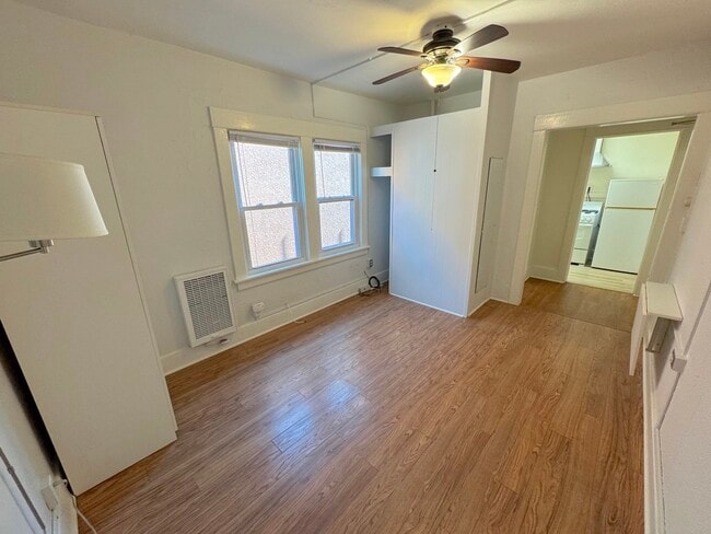 40 Brooks Ave, Unit 16 in Venice, CA - Building Photo - Building Photo