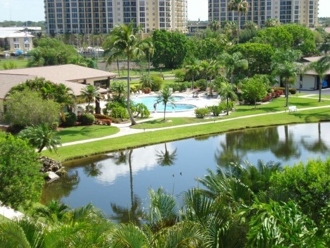 3490 N Key Dr, Unit 511C in North Fort Myers, FL - Building Photo - Building Photo