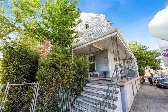 54 Highland Ave