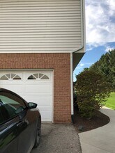 668 Olde English Cir in Howell, MI - Building Photo - Building Photo