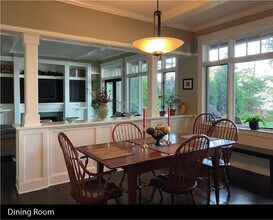 270 Olympic Dr SE in Bainbridge Island, WA - Building Photo - Building Photo