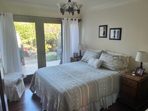 2034 Gillespie St in Santa Barbara, CA - Foto de edificio - Building Photo