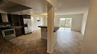 20814 San Simeon Way in Miami, FL - Building Photo