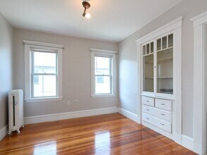 447 Ashmont St in Boston, MA - Foto de edificio - Building Photo