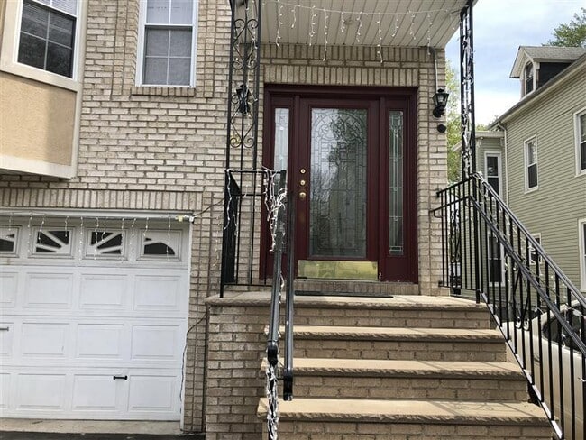 112 Hillyer St, Unit 3rd floor