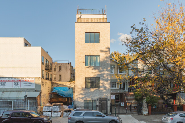 545 Saint Marks Ave in Brooklyn, NY - Building Photo - Building Photo