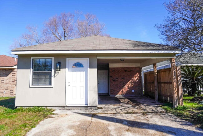 property at 8539 Longwood View Ave