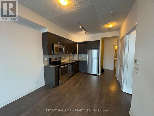 7890 Bathurst St in Vaughan, ON - Building Photo - Building Photo