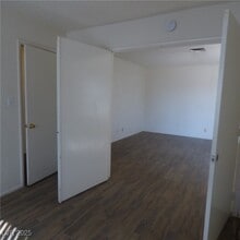 7066 Forest Vista St in Las Vegas, NV - Building Photo - Building Photo