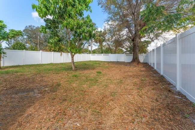 3457 50th Ave N in St. Petersburg, FL - Building Photo - Building Photo