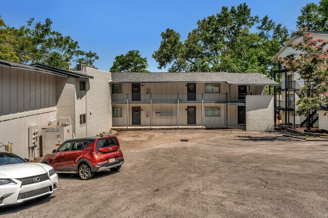 Towncrest Apartments in Birmingham, AL - Foto de edificio - Building Photo