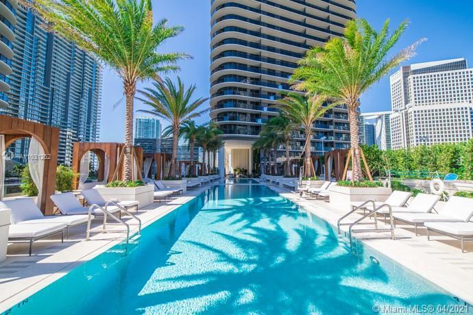 801 S Miami Ave, Unit 1709 in Miami, FL - Building Photo