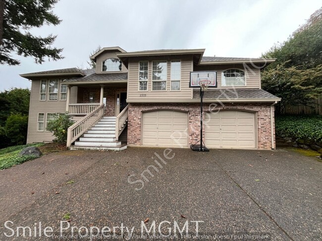 property at 2305 Greene St