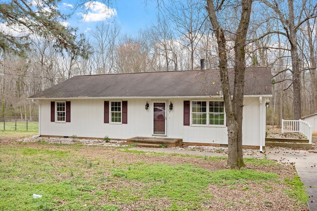 207 S Hillcrest Dr in Siler City, NC - Building Photo - Building Photo