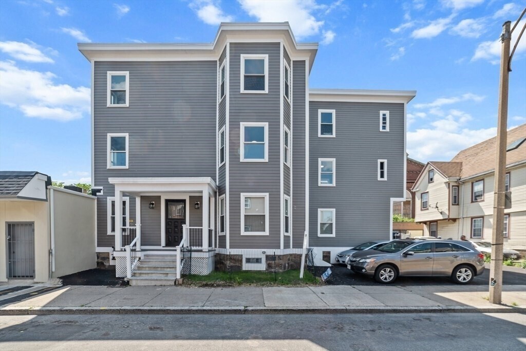 2 Westerly St in Boston, MA - Building Photo