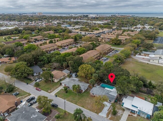 4521 S Lois Ave in Tampa, FL - Building Photo - Building Photo