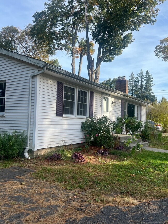 38 Cherry Ln in Durham, CT - Building Photo - Building Photo