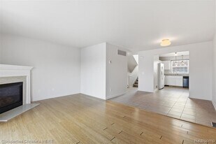 1050 18th St in Detroit, MI - Building Photo