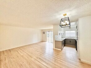 10208 Regent St in Los Angeles, CA - Building Photo - Building Photo