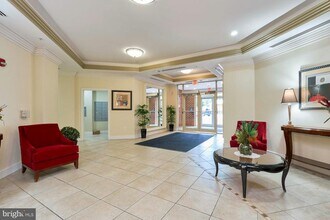 4490 Market Commons Dr in Fairfax, VA - Building Photo - Building Photo
