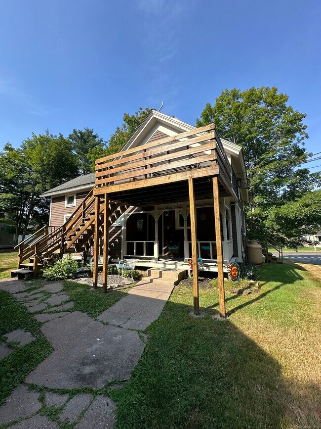 22 N Main St in East Hampton, CT - Building Photo - Building Photo