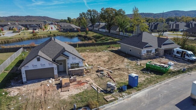 11 W Chikasaw Rd in Farmington, AR - Building Photo - Building Photo