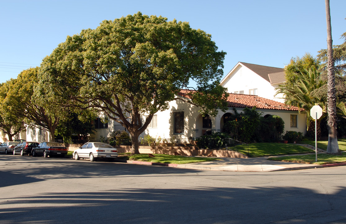 958 12th St in Santa Monica, CA - Building Photo